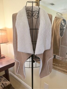 Mystree Cream Faux Fur Lined Vest